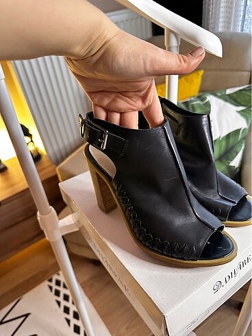 38 Beden Nine West Deri siyah sandalet ayakkabı