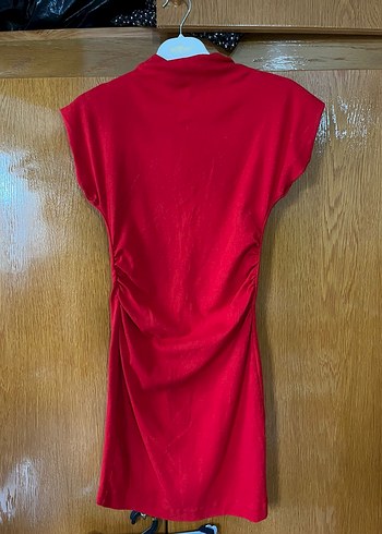 Kırmızı mini elbise yanları büzgülü - Görsel 2