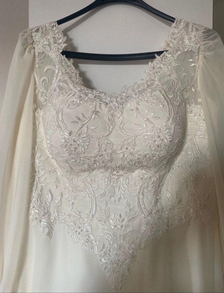 Dantel Detaylı V Yakalı Uzun Kollu Beyaz Gelinlik - Görsel 2