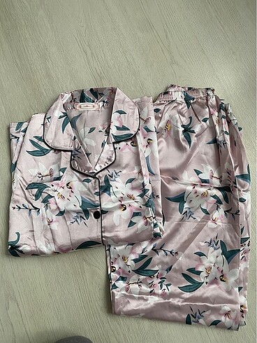 Saten pijama takımı