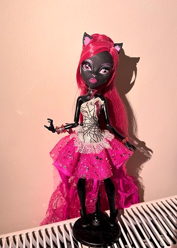 monster higg catty noir basic