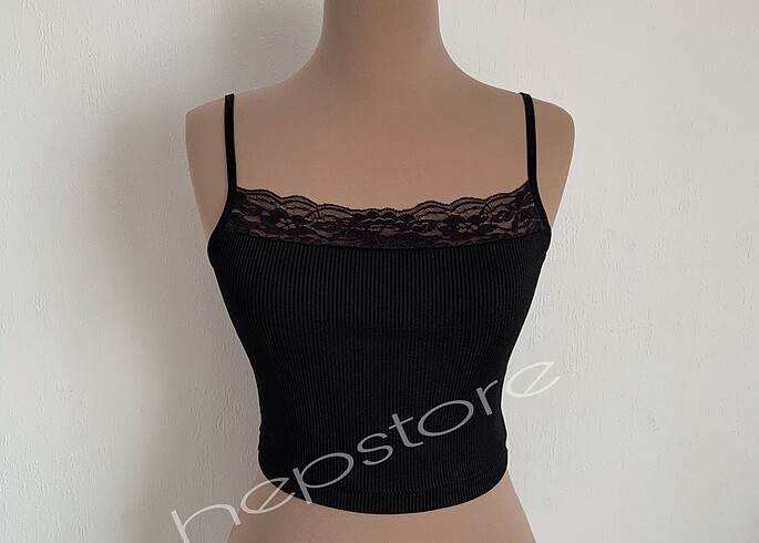 Dantel Detaylı Askılı Crop