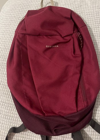 Decathlon Bordo Quechua Fermuarlı Sırt Çantası