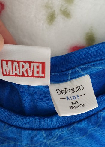 LC Waikiki LCW ve DeFacto tişört