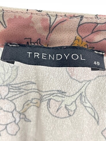 40 Beden çeşitli Renk Trendyol & Milla Bluz %70 İndirimli.