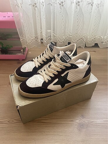 Golden Goose Deluxe golden goose