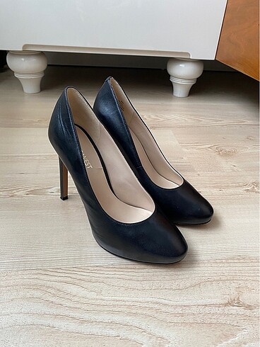 Nine West Siyah Topuklu Ayakkabı
