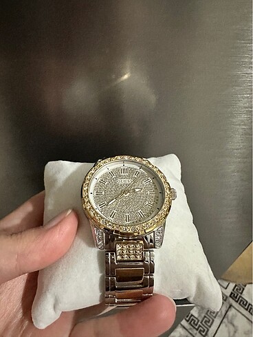 Guess Guess Taşlı Saat