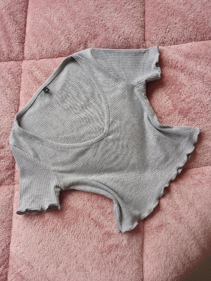 Gri V Yaka Fitilli Crop Top - Görsel 3