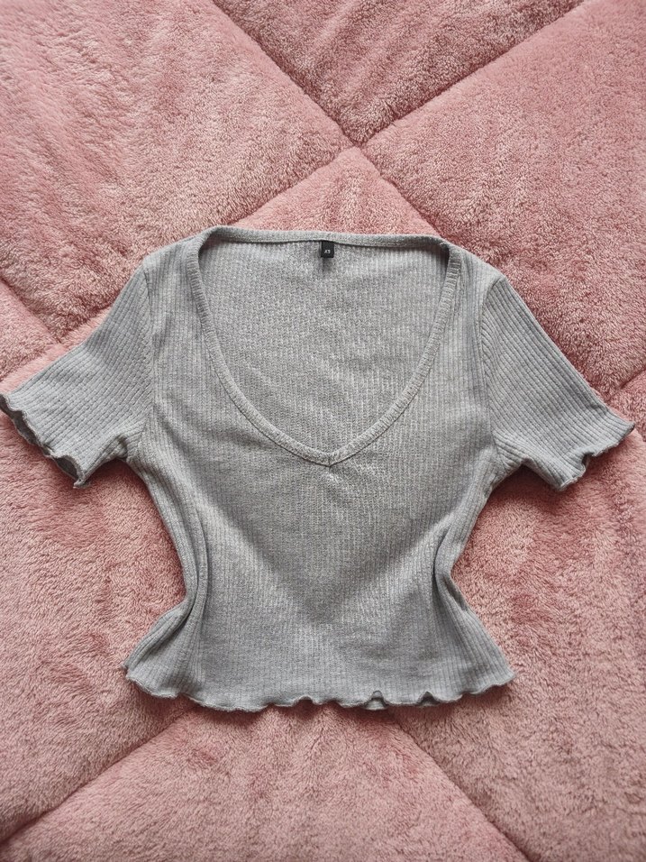 Gri V Yaka Fitilli Crop Top - Görsel 2