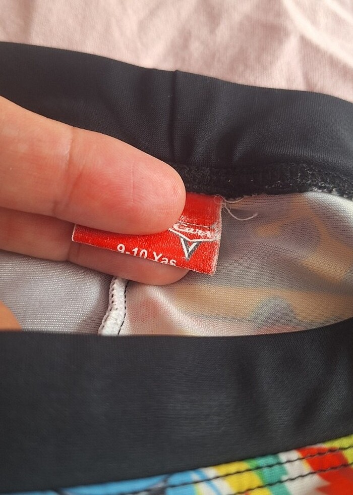 disney simsek mcquenn 9-10 yas mayo, 6-7 yasinda giyindi - Görsel 2