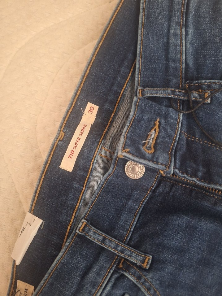 Levis 710 Dar Kesim Mavi Jean — görsel 4/7