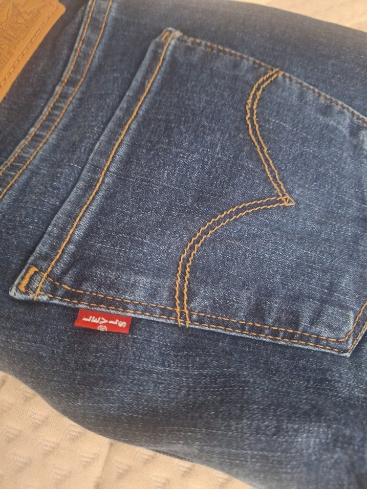 Levis 710 Dar Kesim Mavi Jean — görsel 2/7