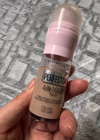 Maybelline 4'ü 1 Arada Kapatıcı ve Baz - Açık Bej - Görsel 4