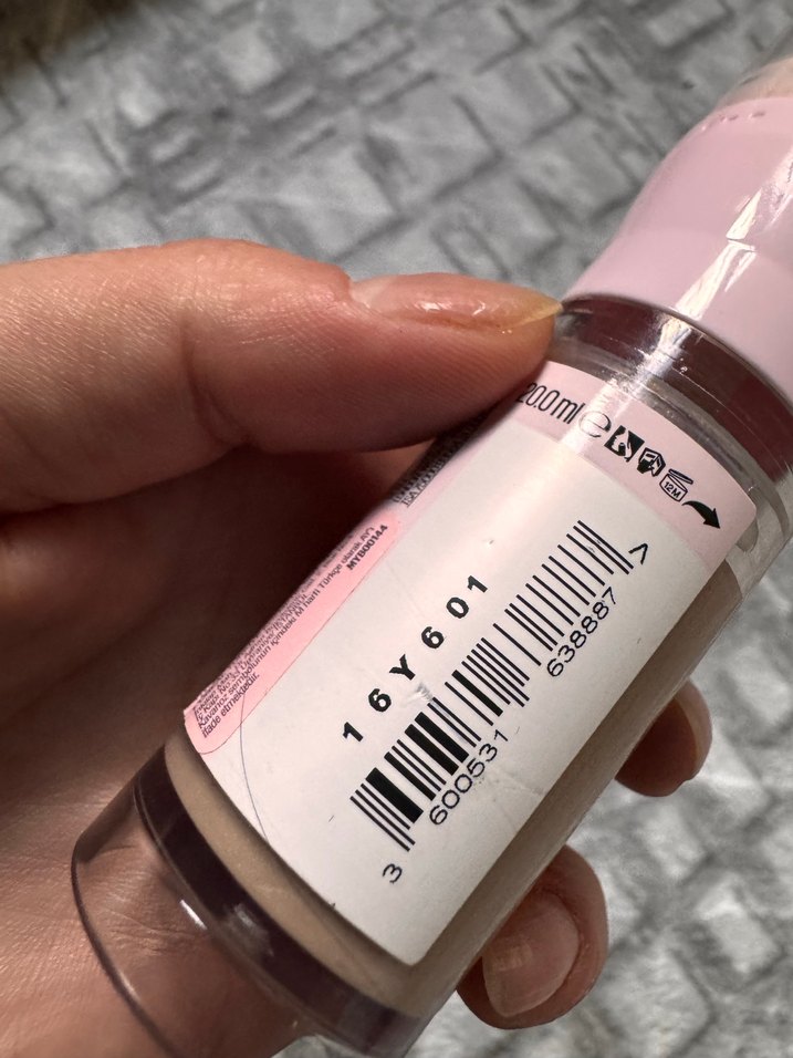 Maybelline 4'ü 1 Arada Kapatıcı ve Baz - Açık Bej - Görsel 2