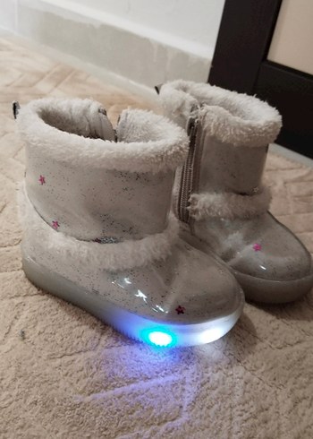 Kız Çocuk Gri Beyaz Kürklü Bot Işıklı