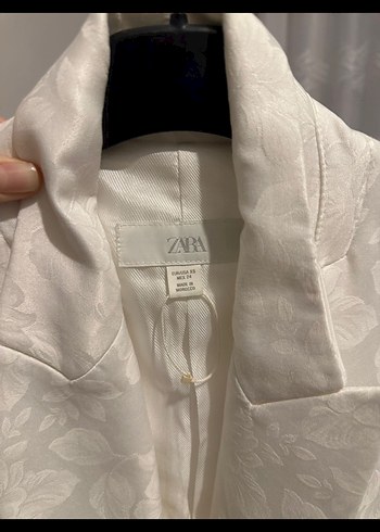 Zara jakarlı Düğmeli Beyaz Kadın Midi Blazer - Görsel 2