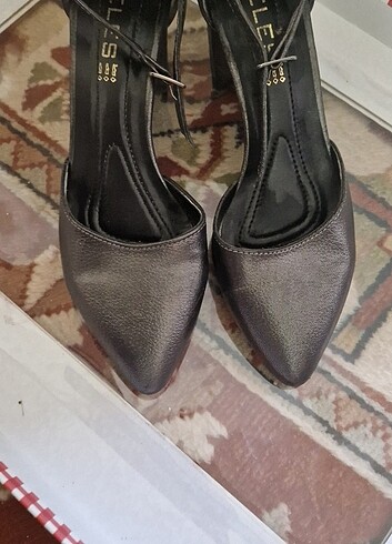 36 Beden Platin Kalın Topuklu Stiletto