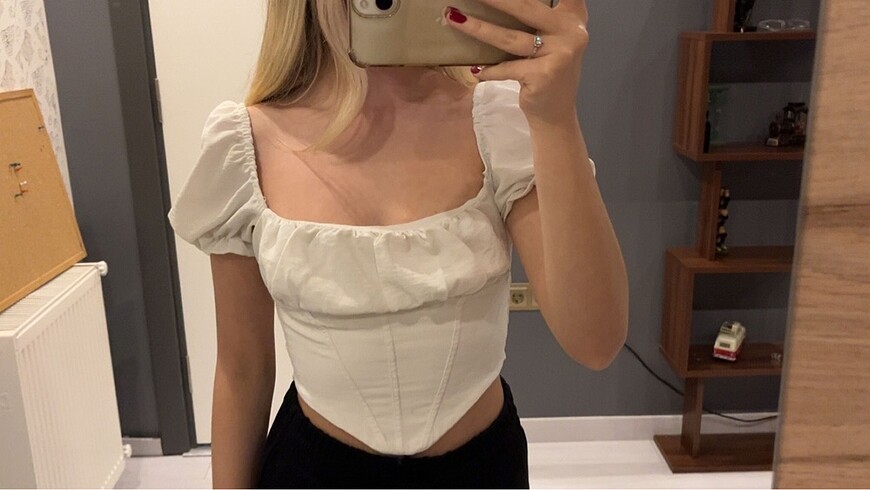 BEYAZ KORSE CROP