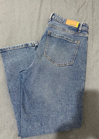 44 Beden lacivert Renk Stradivarius Koyu renk kadın mom jean