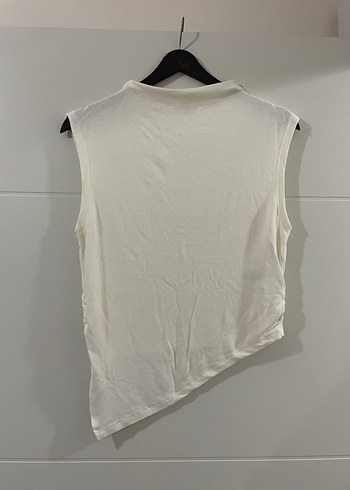 Kadın Kolsuz Asimetrik Kesim Tişört - Görsel 2