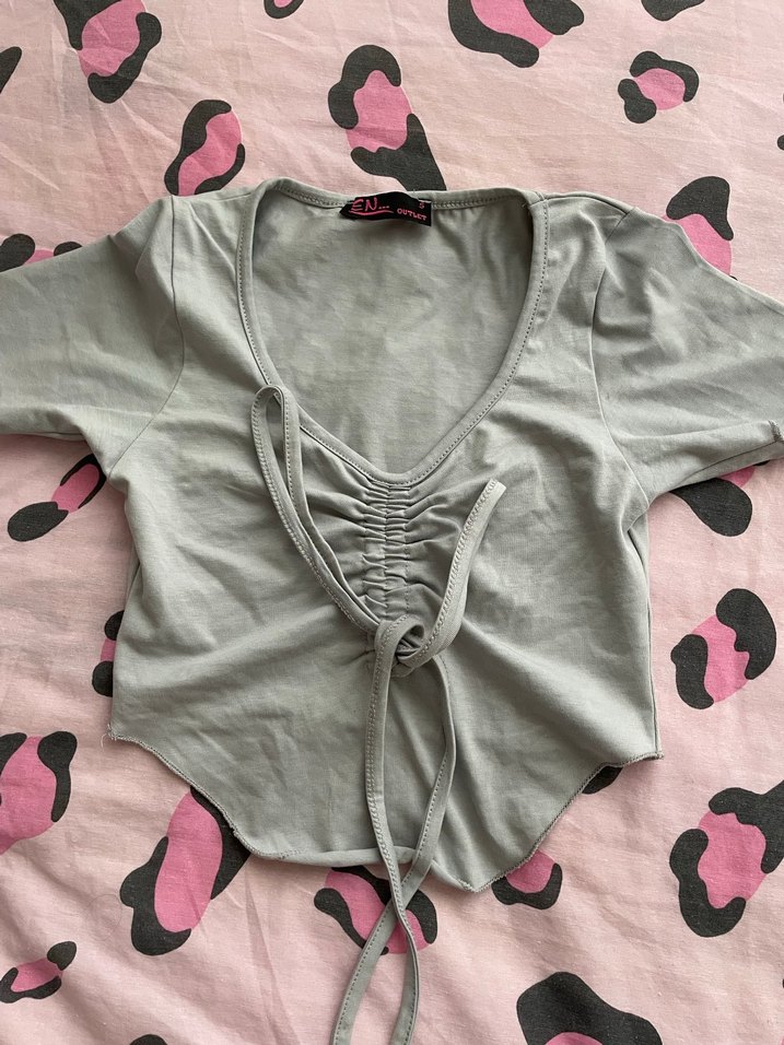 Kadın crop top - Görsel 2