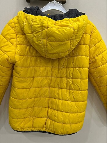 9 Yaş Beden sarı Renk 9-10 yaş çocuk mont