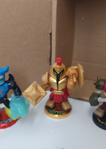 AKEDO
 Figür + Dövüştürücü - Görsel 4