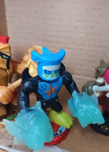 AKEDO
 Figür + Dövüştürücü - Görsel 6