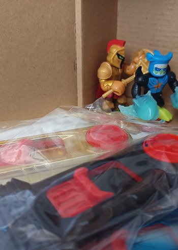 AKEDO
 Figür + Dövüştürücü - Görsel 13