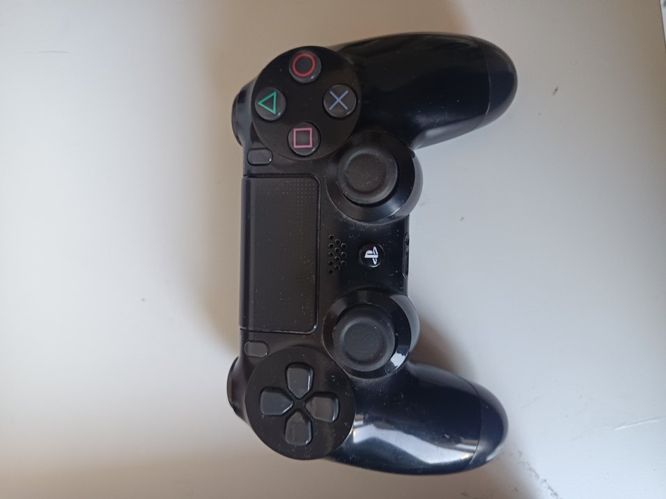 PlayStation 4 Slim Konsol, Kontrolcü ve The Sims 4 Oyunu - Görsel 4