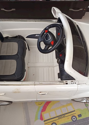 Beyaz ve Gri Elektrikli Çocuk Araba - Görsel 4