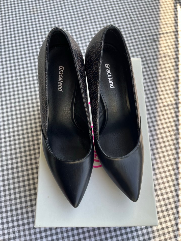 Desenli Tokalı Siyah Kalın Topuklu Stiletto - Görsel 4