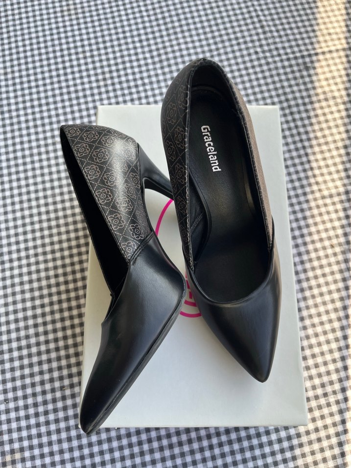 Desenli Tokalı Siyah Kalın Topuklu Stiletto - Görsel 3