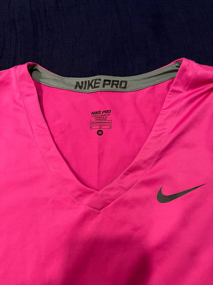 NikePro Pembe V Yaka Kısa Kollu Tişört - Görsel 2