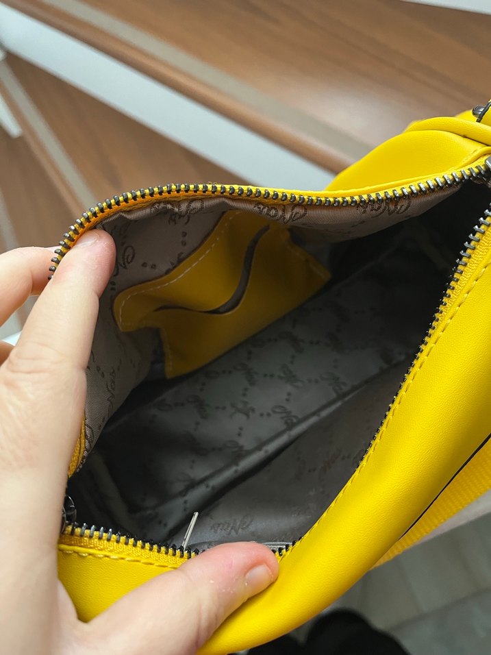 Sarı Deri Kadın Çapraz Çanta - Görsel 3