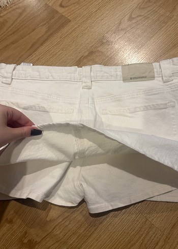 Stradivarius Beyaz Mini Kot Şort Kadın - Görsel 7