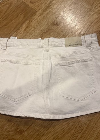 Stradivarius Beyaz Mini Kot Şort Kadın - Görsel 5