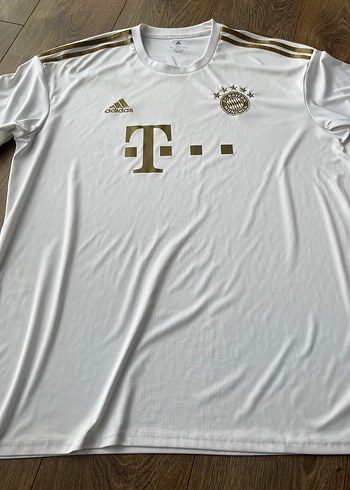 Bayern Münih 2022 2023 deplasman forma - Görsel 3