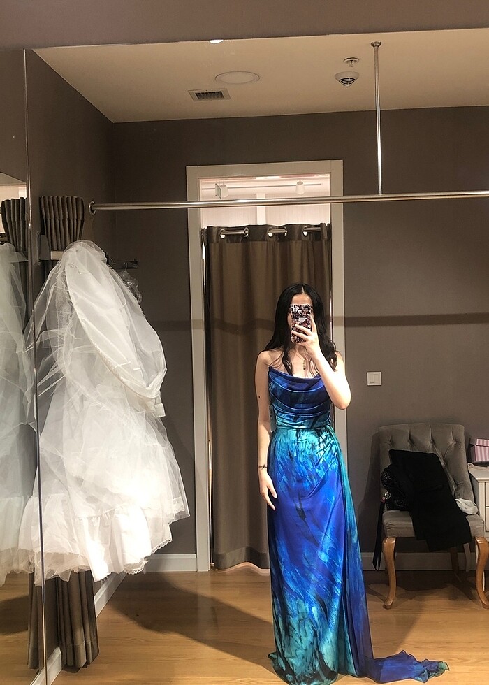 Yırtmaçlı abiye - Görsel 3