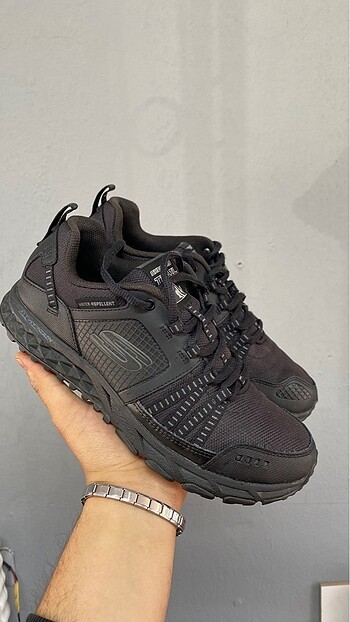 Skechers