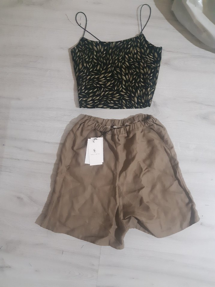 Kısa Bol Kesim Kahverengi Şort ve crop Hediyeli - Görsel 2