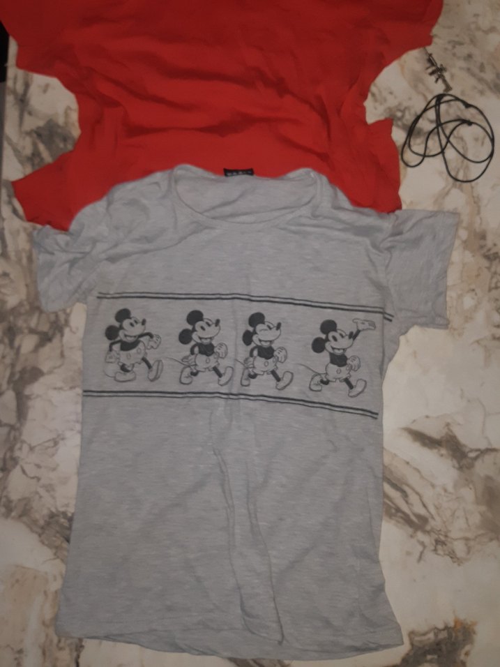 Gri Mickey Mouse Baskılı ve kırmızı Tshirt - Görsel 2