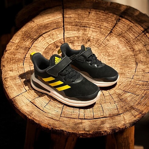 Orijinal Adidas spor ayakkabı