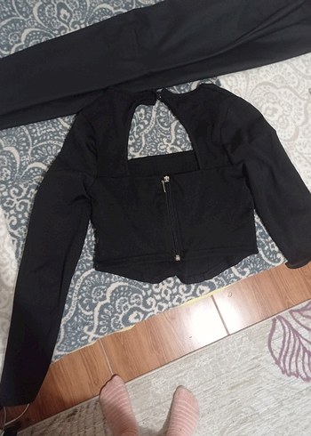 V Yaka Siyah Mini Gotik Bluz - Görsel 4