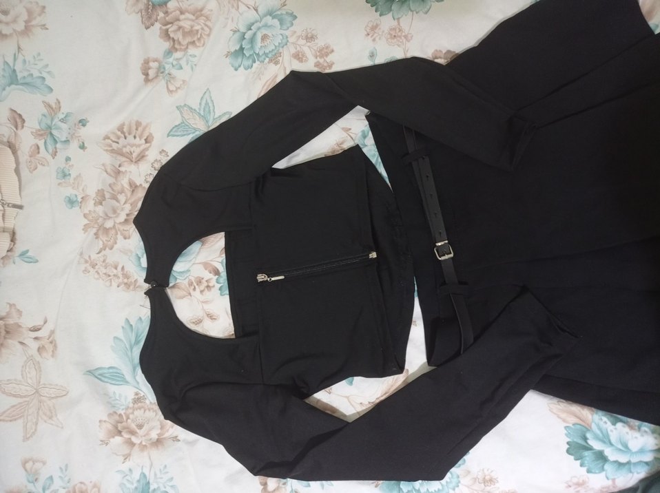 V Yaka Siyah Mini Gotik Bluz - Görsel 2