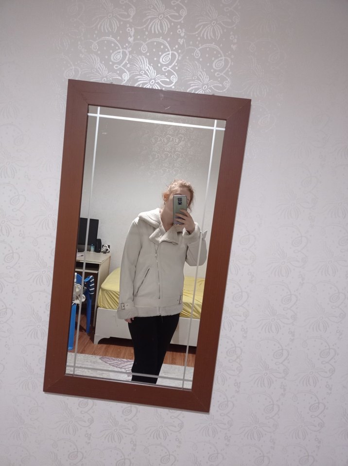 Beyaz içi peluş mont - Görsel 2