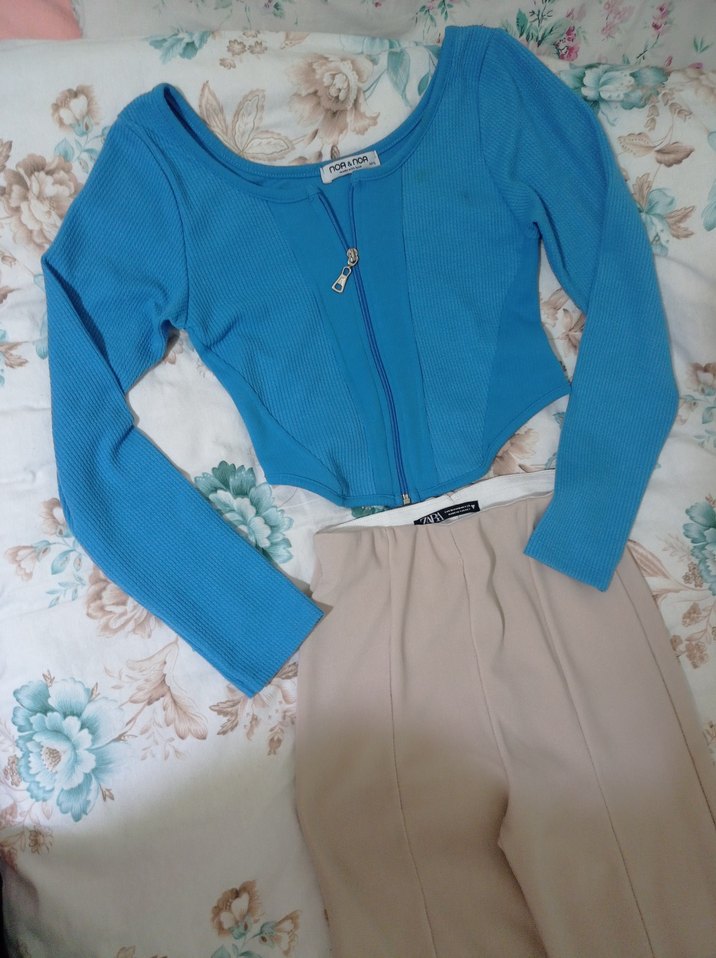 Mavi V Yaka Fermuarlı Crop Bluz - Görsel 2