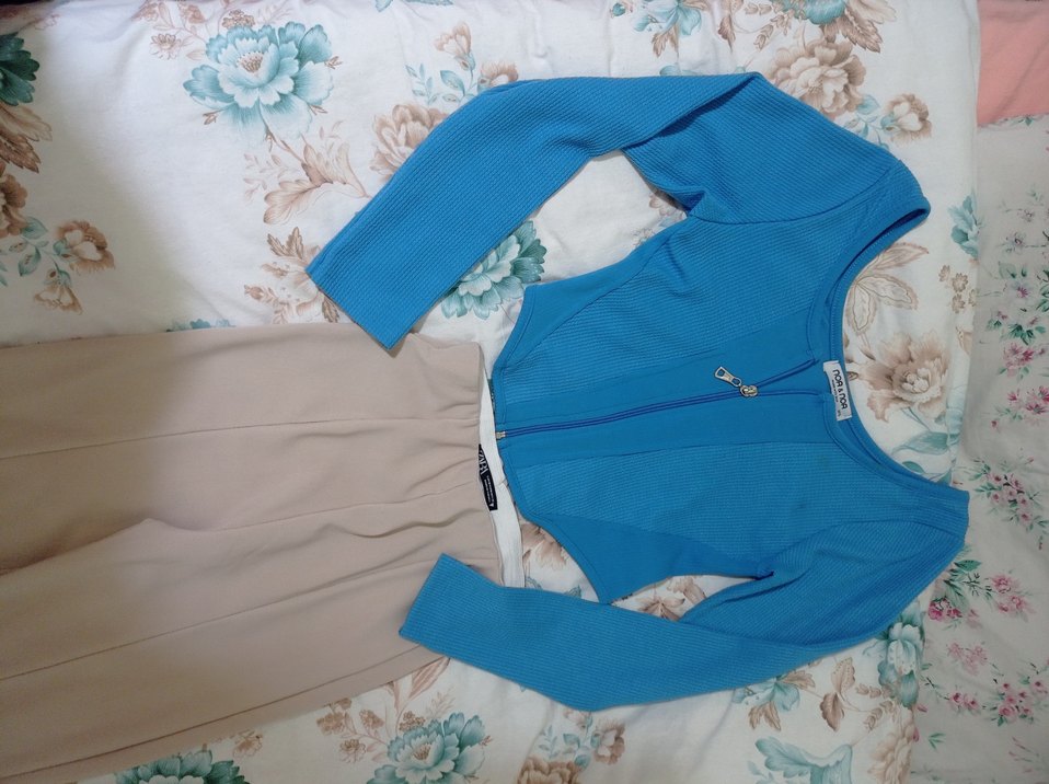 Mavi V Yaka Fermuarlı Crop Bluz - Görsel 3