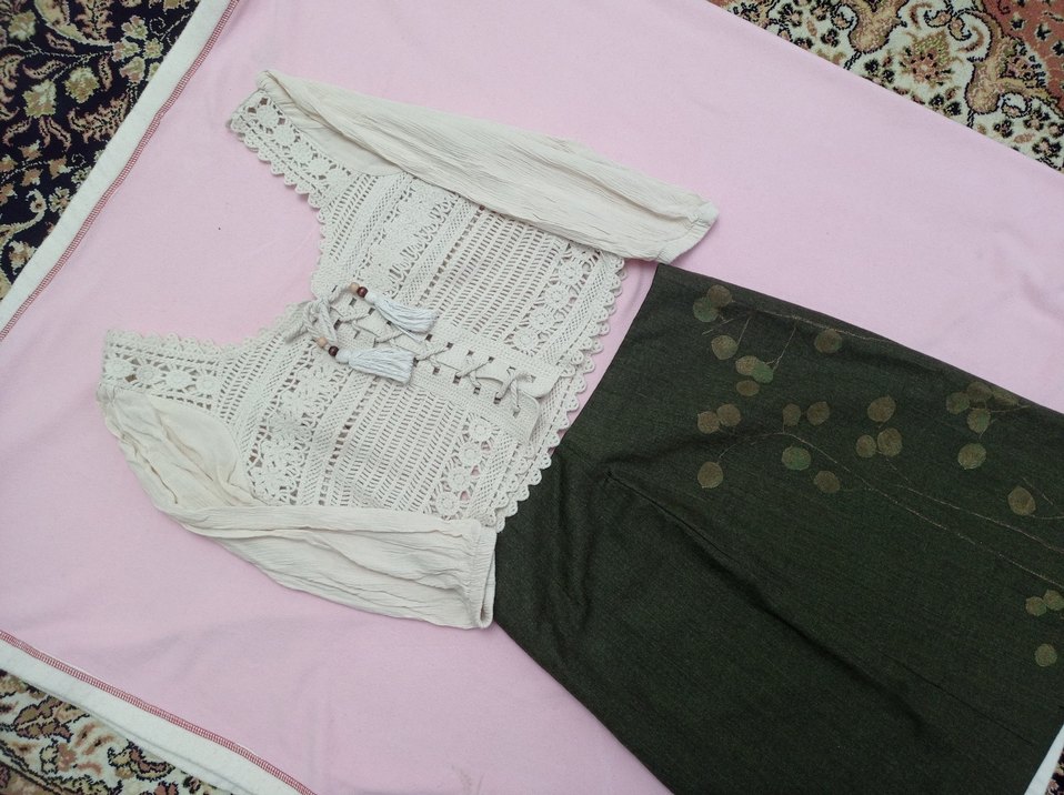 Düğmeli Nakışlı diz üstü Etek - Görsel 4